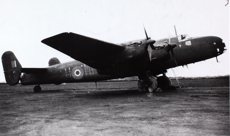 15 Handley Page Halifax (15650664017)