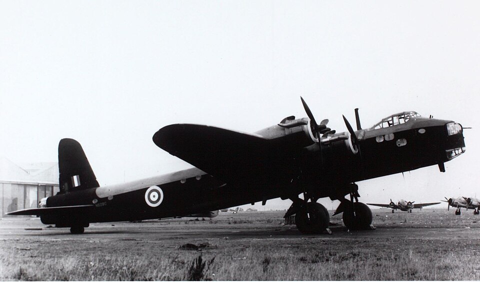 15 Short Stirling (15216625203)