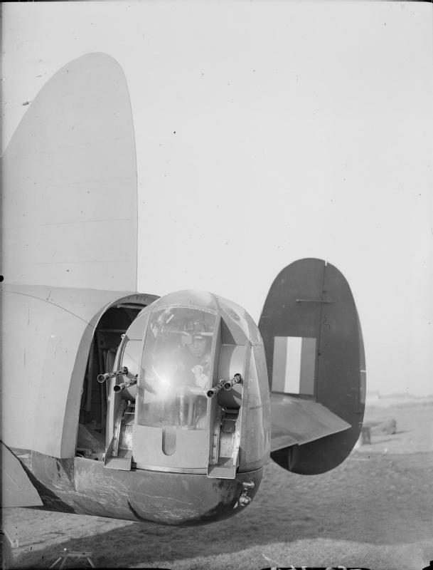 Aircraft of the Royal Air Force 1939-1945- Avro 679 Manchester. CH17292