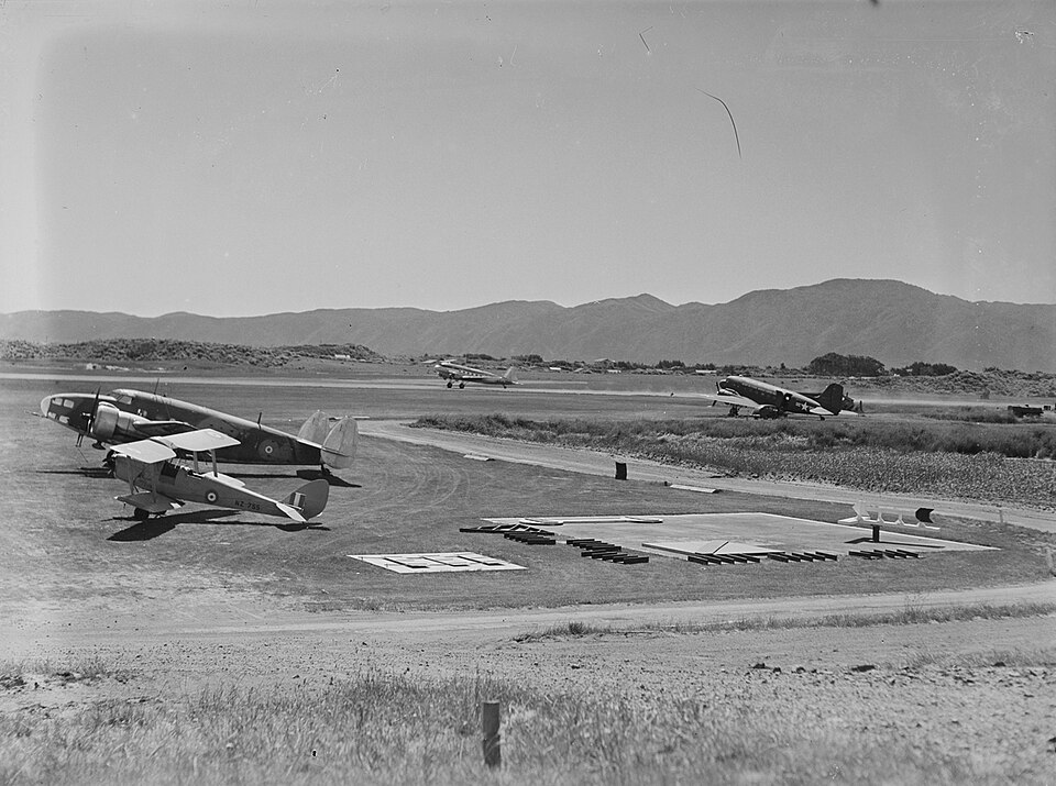 Airfield with planes (AM 80143-1)
