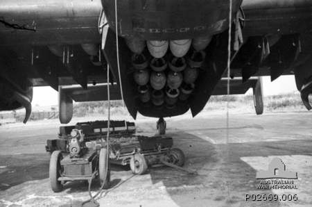 Bombing up a Halifax AWM P02669.006