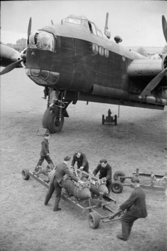 Royal Air Force Bomber Command, 1942-1945. D8976