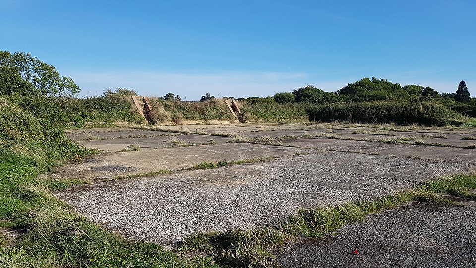 World War II fighter pens at the former airfield of RAF Kenley (2)